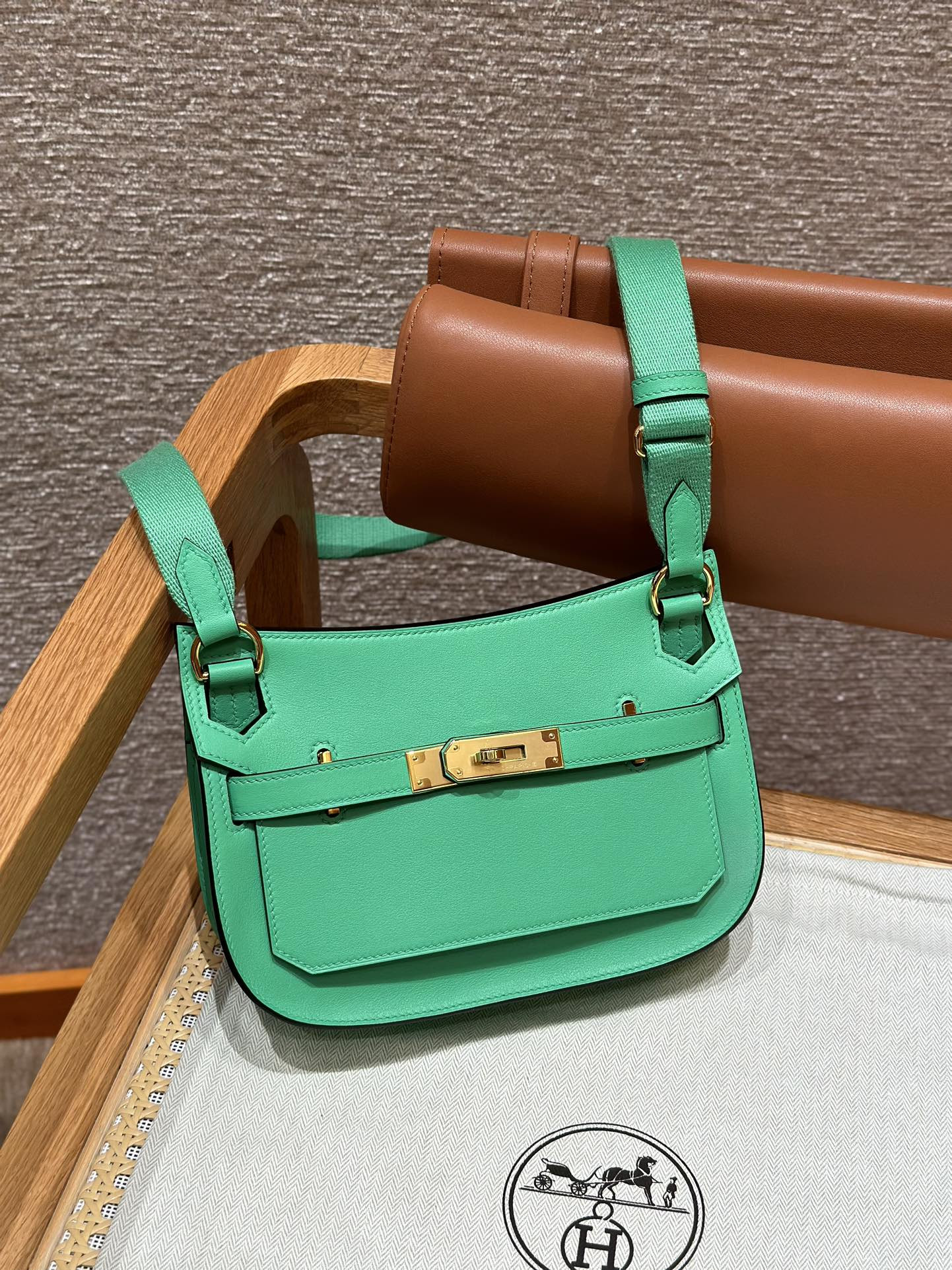 h**me5 mini jypsiere 23×17×5cm(cusT0mized, no exchange no return, about 15-20days)