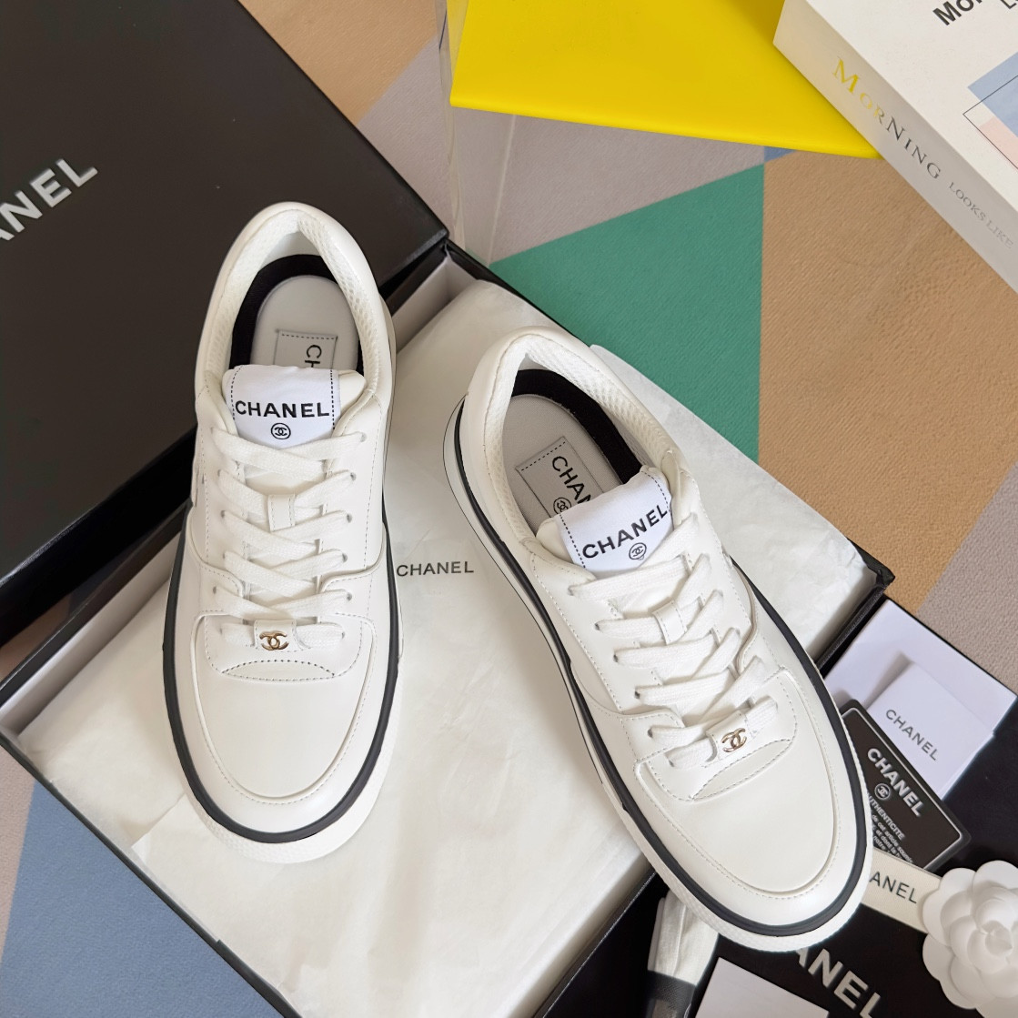 UA Ch**el SNEAKER