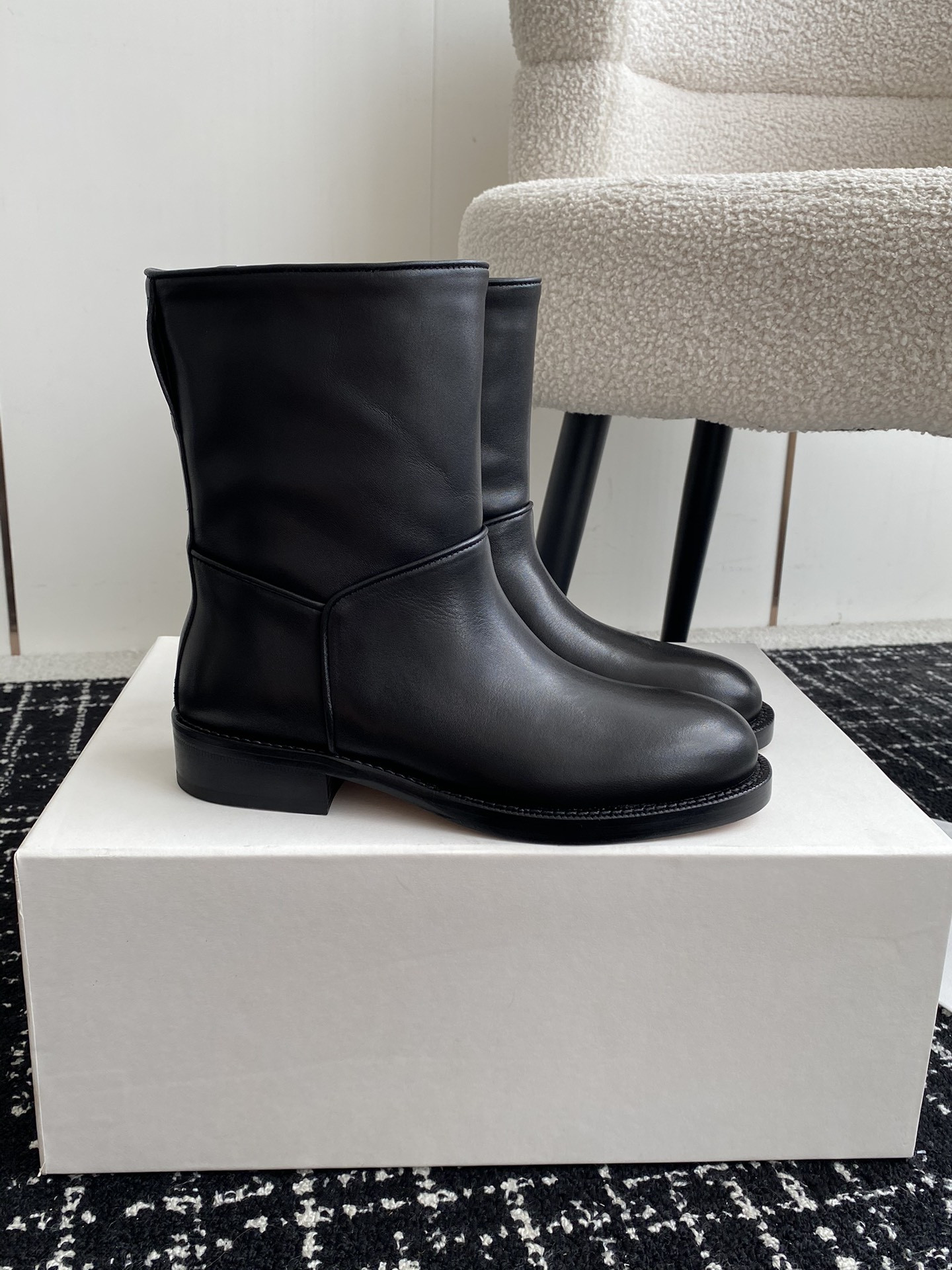 UA The R0w Boot