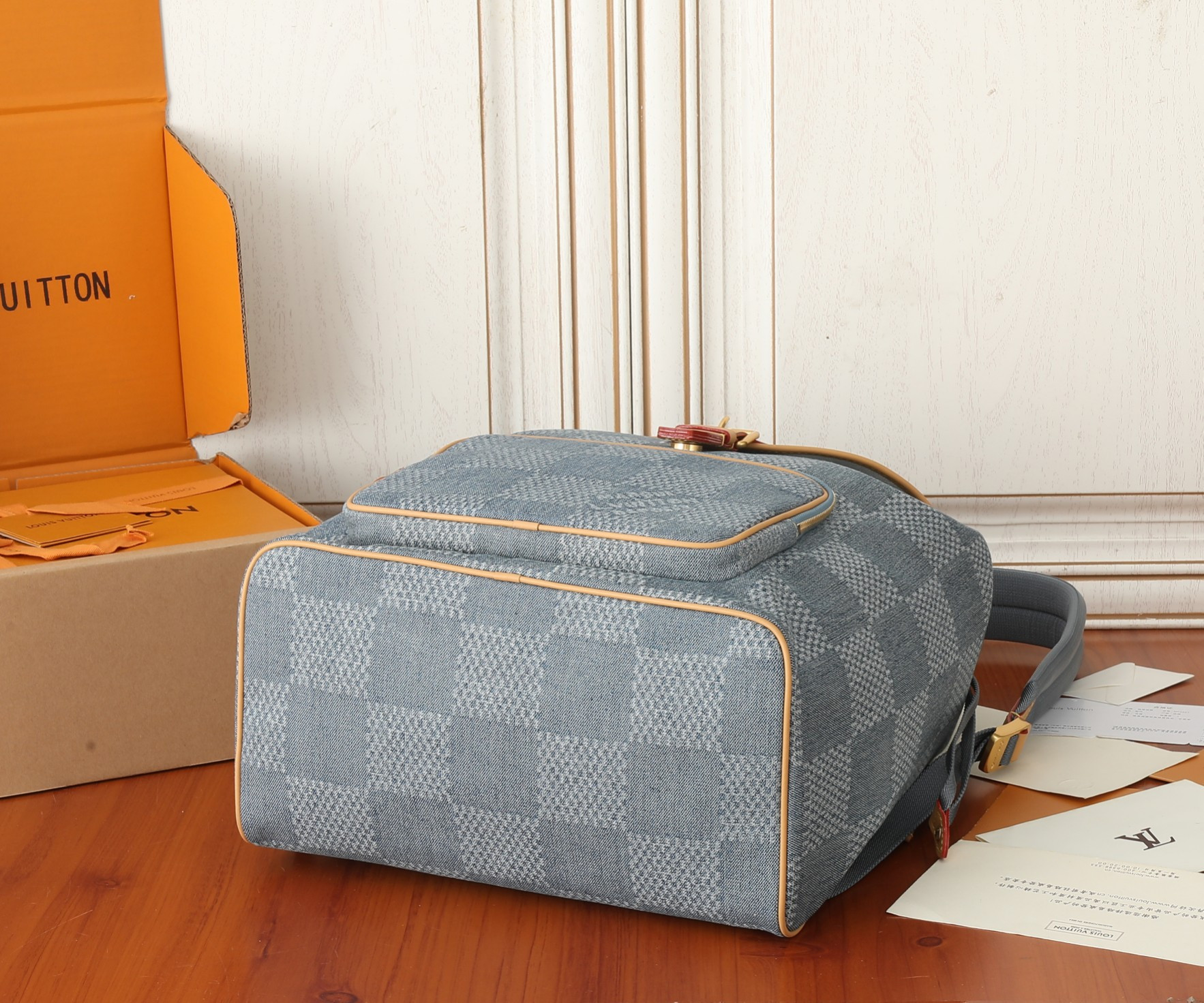 LV Montsouris Backpack N40708 32x40x19cm