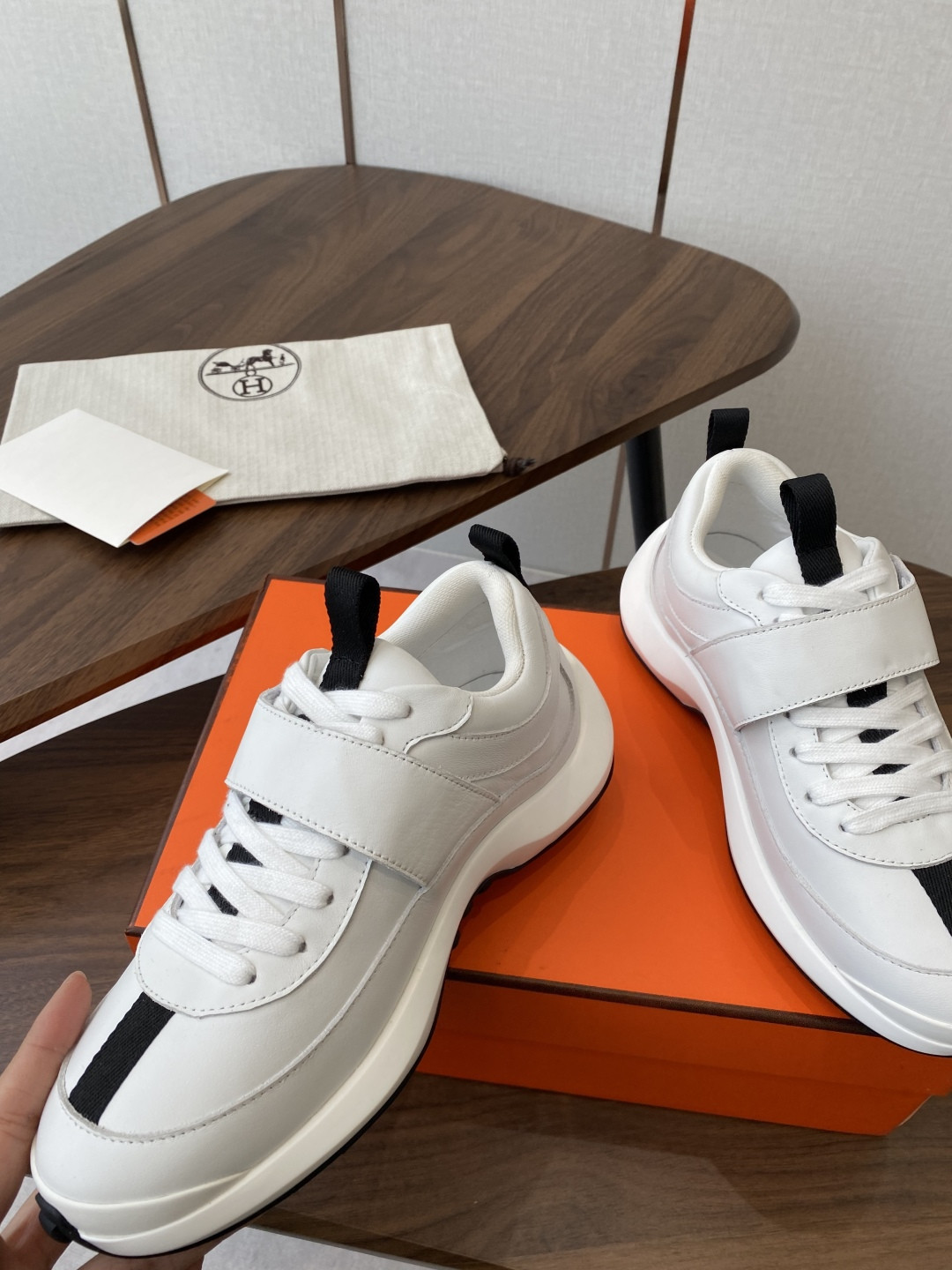 UA H**me5 Loop Sneaker