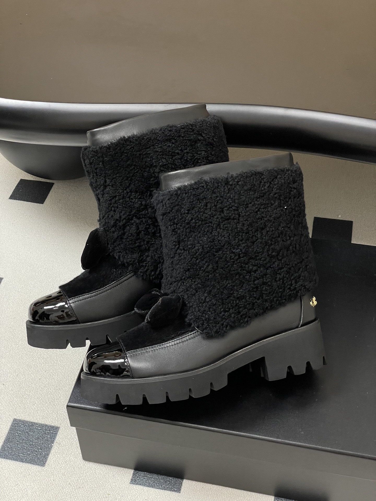 UA Ch**el Short Boots