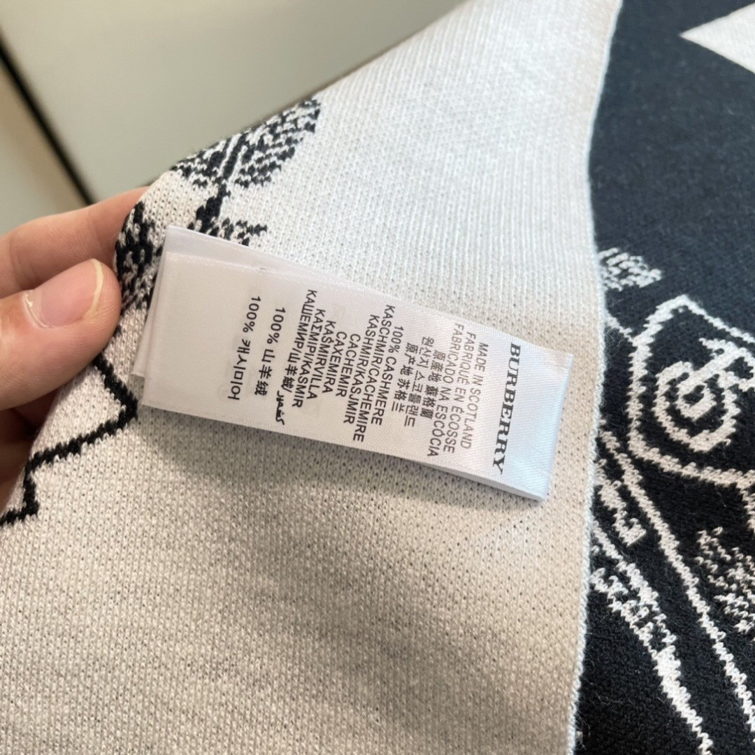 Bv*b*rry scarf 32x200cm