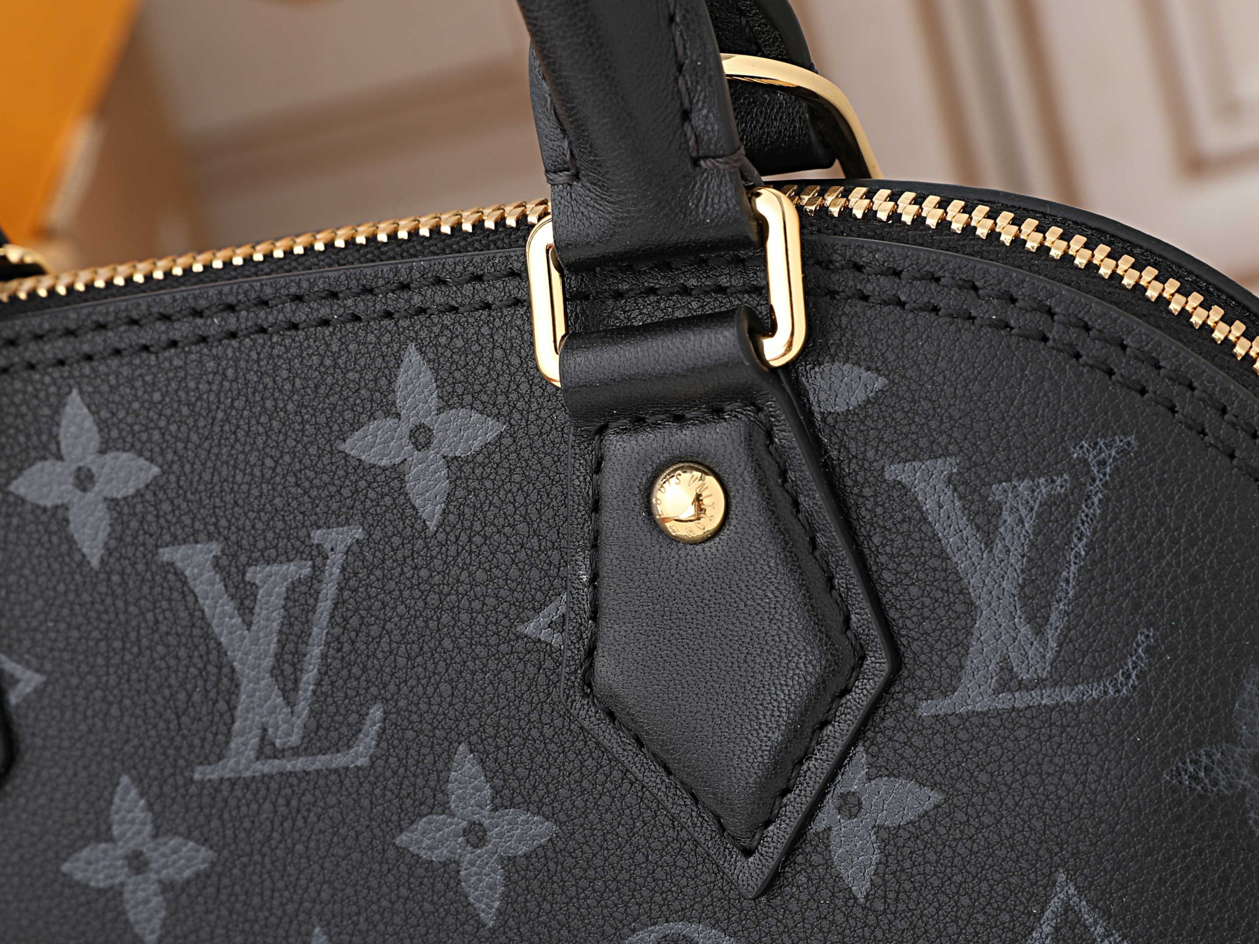 LV Alma BB M3A843 23.5x17.5x11.5 cm