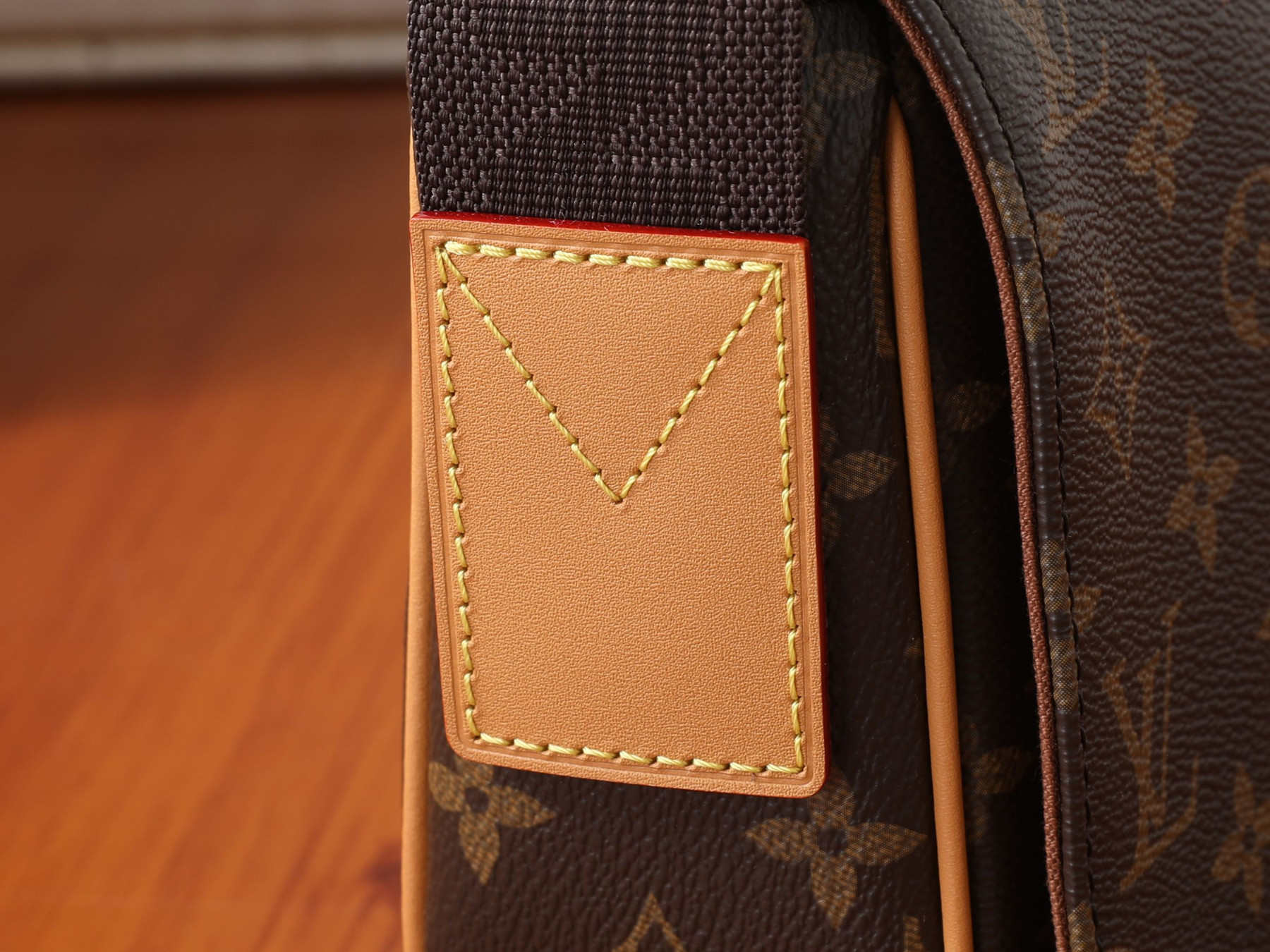 LV Mini Bastille M3A430 15 x 24 x 6.5 cm